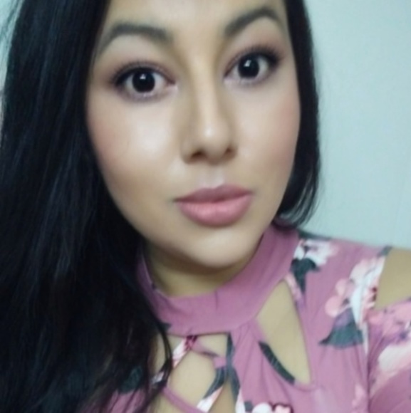 Meet your Posher, Cynthia - Picture 2 of 2